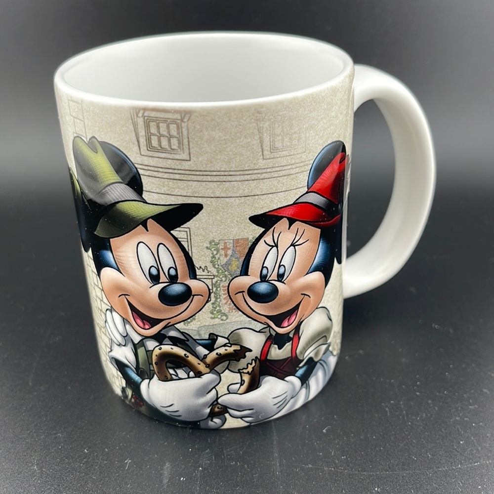 Rare Disney Epcot Germany Pavilion "Willkommen!" Mickey and Minnie Mouse Mug